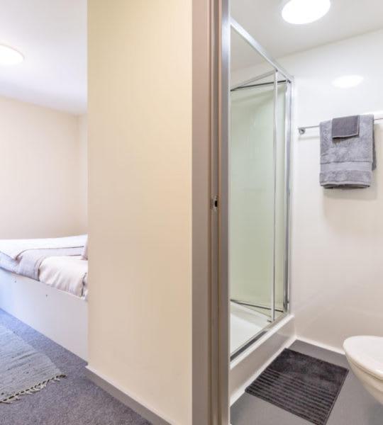 Newton Court Newcastle Ensuite Rooms นิวคาสเซิล อะพอน ไทน์ ภายนอก รูปภาพ